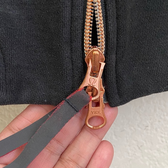 LULULEMON Black Departure Vest - Picture 10 of 13